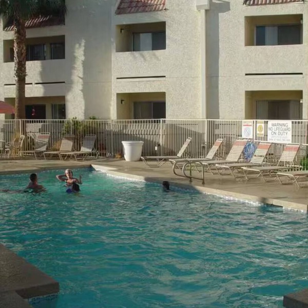 SPRING TRAINING LOCATION 3 miles to stadium, heated pool/spa, golf, restaurants.