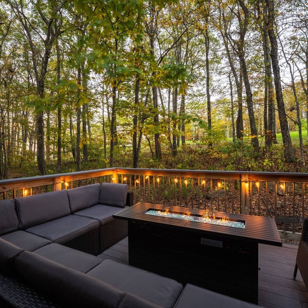Springtime Getaway at Serenity Summit: Trails, Tastings, Peace