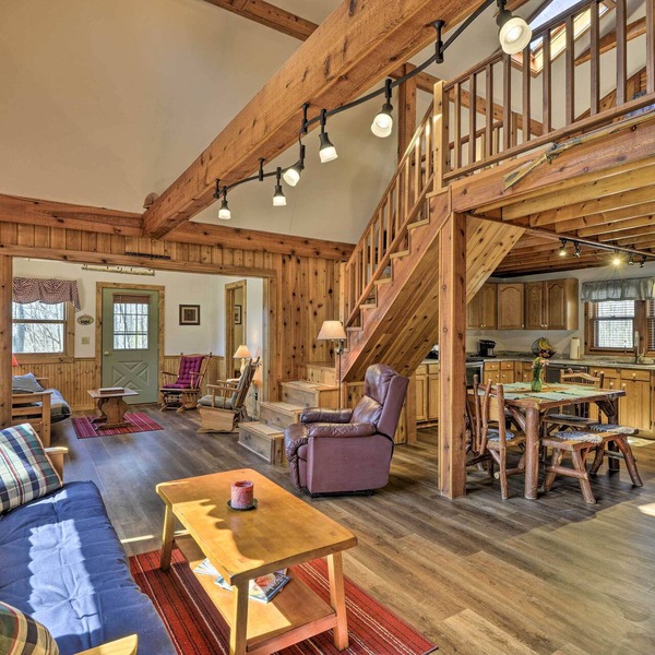 Springwater Cabin Near Hiking, Lakes, & Vineyards