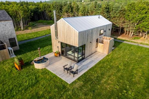 Spruce - Luxury Oceanview Cottage with Hot Tub & Private Beach Access near Cabot Trail