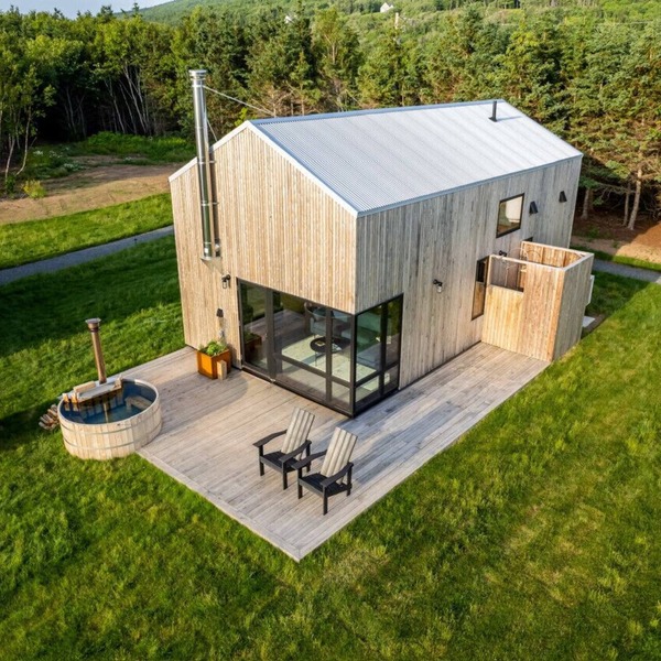 Spruce - Luxury Oceanview Cottage with Hot Tub & Private Beach Access near Cabot Trail