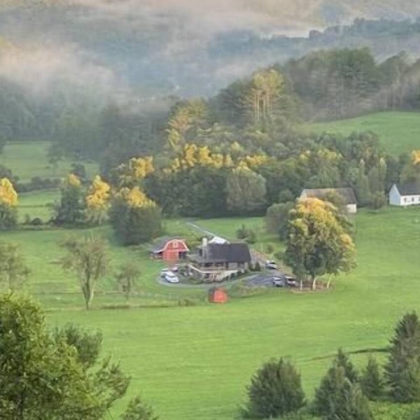 St Johns Ridge - Heart of Valle Crucis - Hot Tub- Firepit - River and Mountain Views