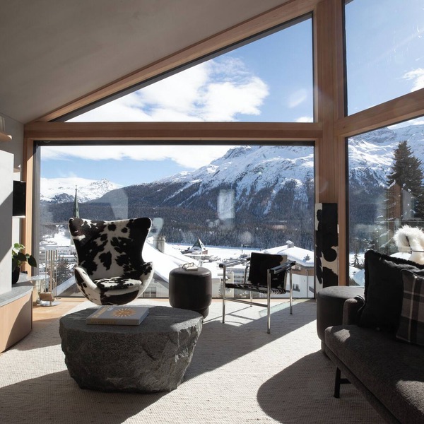 (St Moritz)Villa Volt 4 Suites +Pool+Spa+Gym (Bitcoin powered)