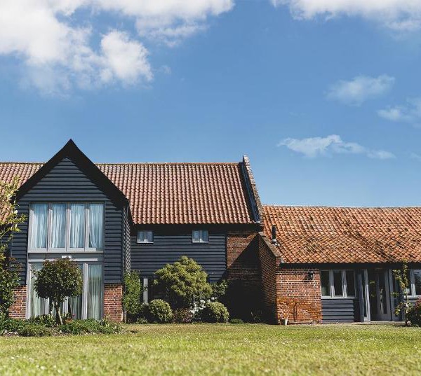 Stackyard Lodge - enchanting 18th Century converted barn in the Waveney Valley