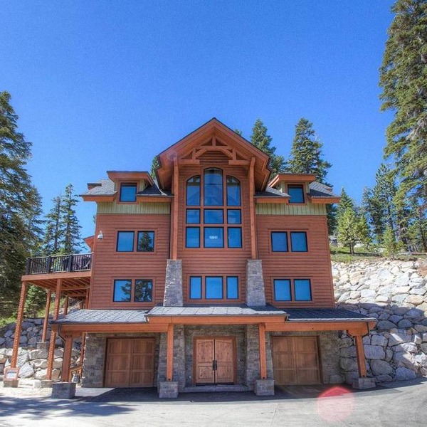 Stage Coach Run by Lake Tahoe Accommodations