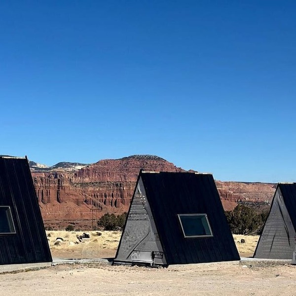 Stargazing A-Frame Cabin for an Amazing Escape with Your Pet Between Boulder and Thousand Lake Mountains, Utah