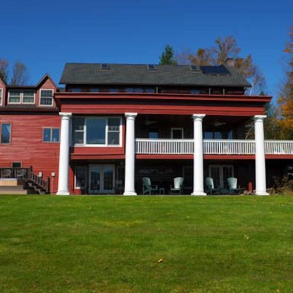 Start thinking about Fall Foliage! Hot tub, fabulous kitchen, views everywhere!