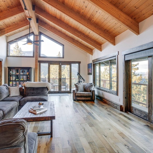 Stateline Mountain Cabin: 3 Mi to Heavenly Resort