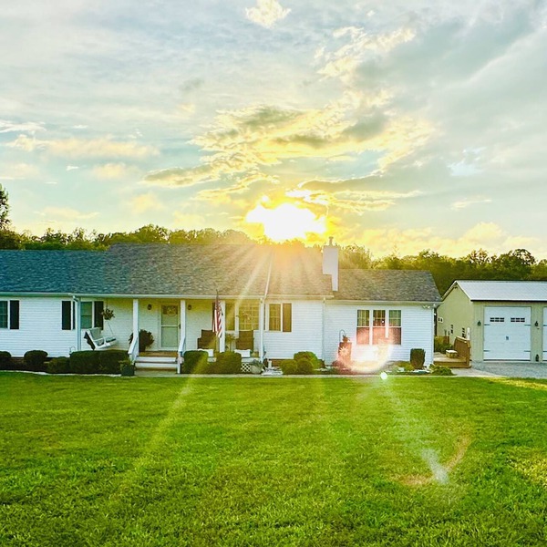Steel Magnolias Cozy Main Home in Amelia County