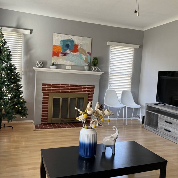 Stellar 3 bedrooms 2 baths house near USC, Pasadena, Downtown LA and Hollywood