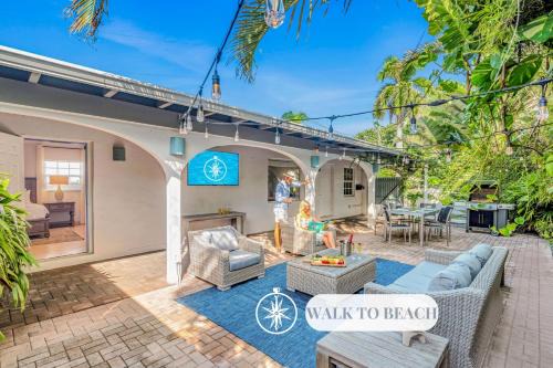 Steps from Beach Quaint Cottage Hot Tub Surf Key H0MES