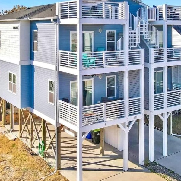 Steps from beach and boardwalk!