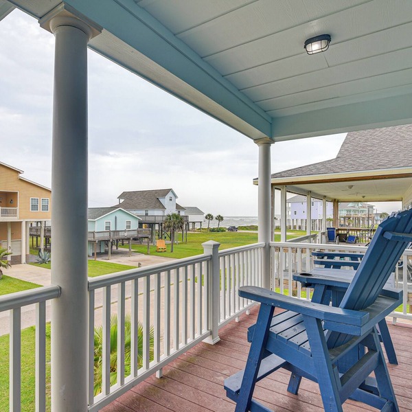Steps from Gulf: Freeport Home w/Water Views