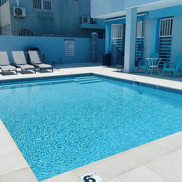 Steps Luquillo Beach. Cozy Family Resort, 27 Guests