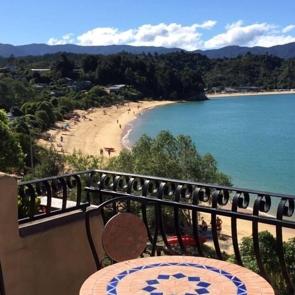 Steps to Beach and absolute Beachfront position