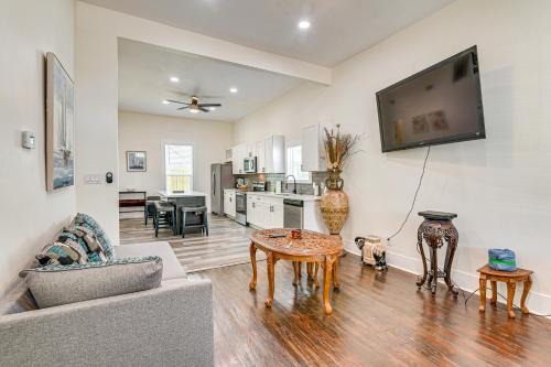 Steps to Seawall: Spacious Condo in Galveston!