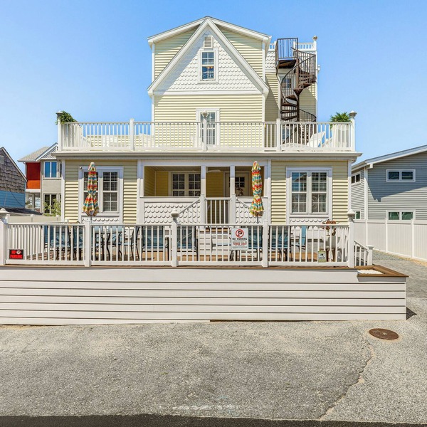 Steps to Shore: Newly Renovated Dewey Beach Home!