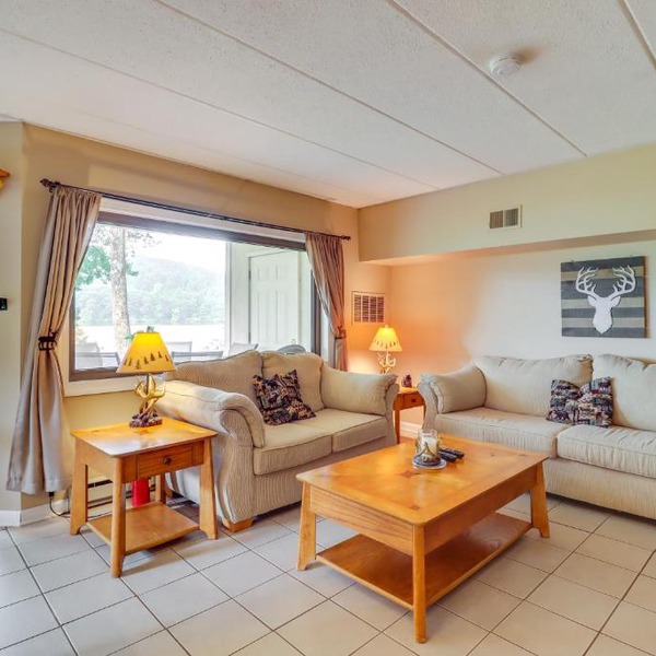 Steps to Shore: Scenic Big Boulder Lake Condo!