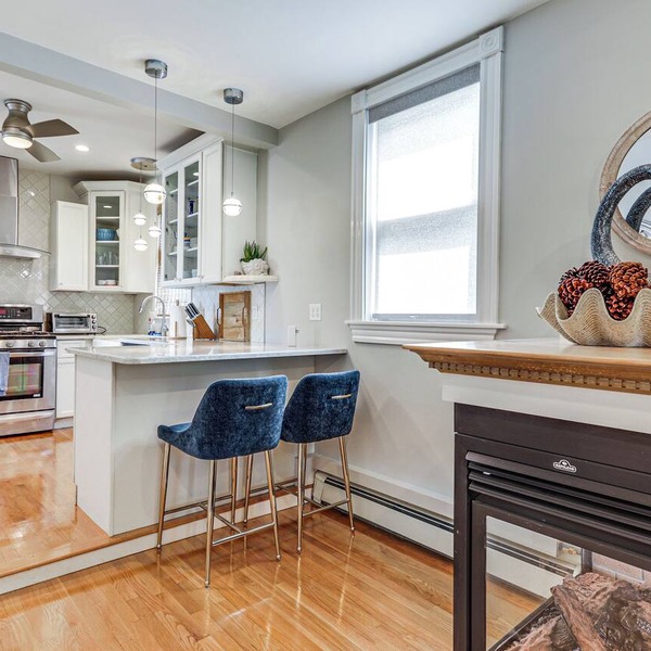 Steps to Short Beach: Ocean-View Apt w/Deck!