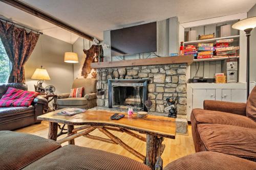 Steps to Sugar Mountain! Condo w/Furnished Deck