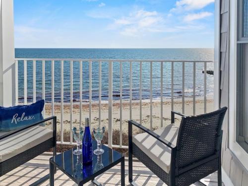Steps to the Surf—Modern Oceanfront Condo