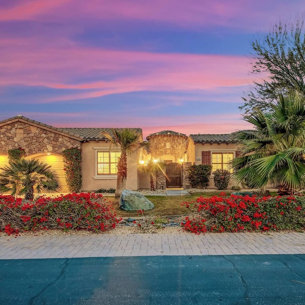 Stillwater Desert Escape: Resort-Style w/Heated Pool+Spa, Arcade, Golf, Casita