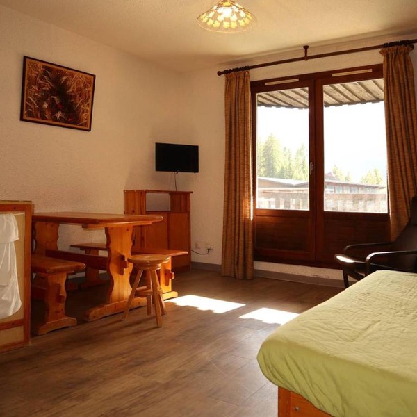 Studio 6 pers, sud, centre station, balcon, accès pistes - FR-1-322-133