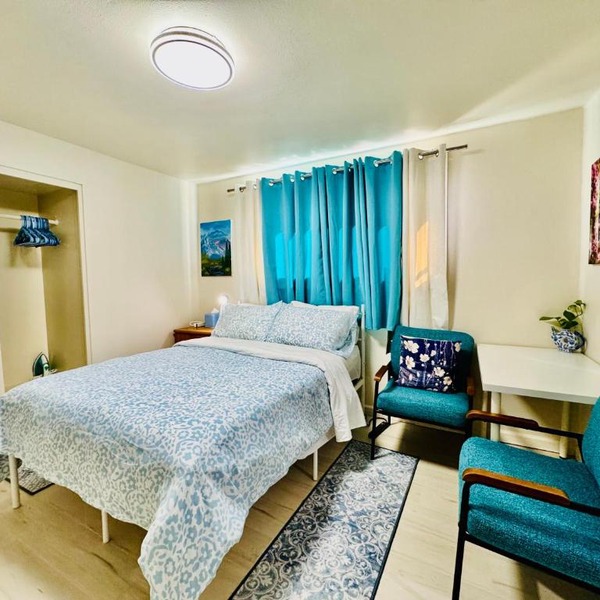 Studio Apartment 10 Minutes to SeaTac Airport 1 Minute Walk to Bus Station