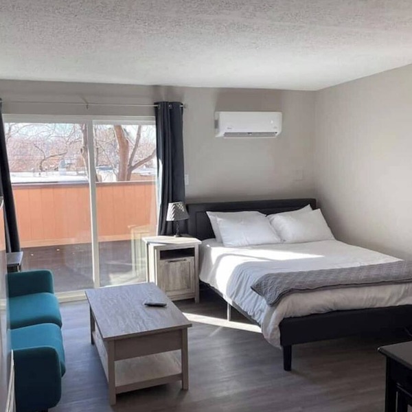 Studio apartment Near UNM, Nob-Hill and downtown.