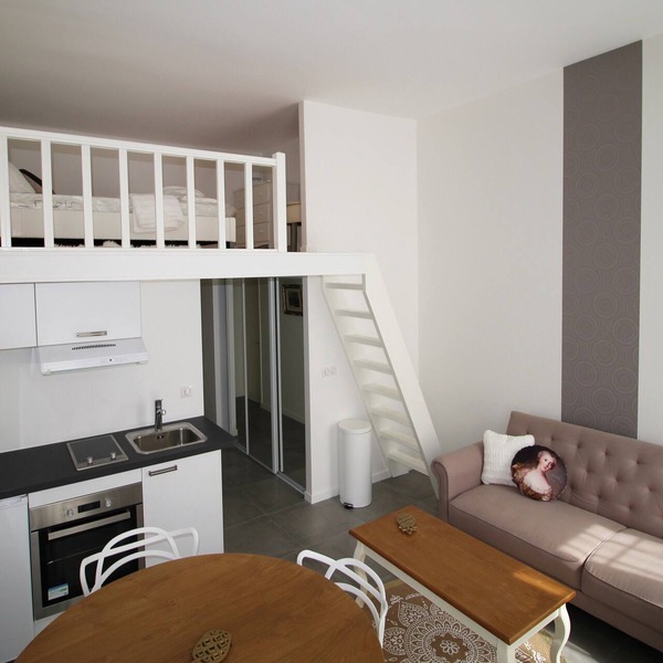 Studio Apartment 'Trianon Charmant Nice' with Air Conditioning