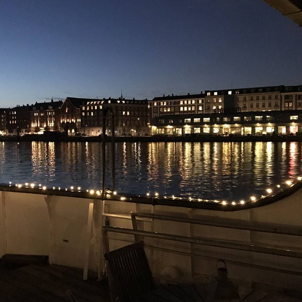 Studio apartment with terrace on Houseboat at the best spot in Copenhagen
