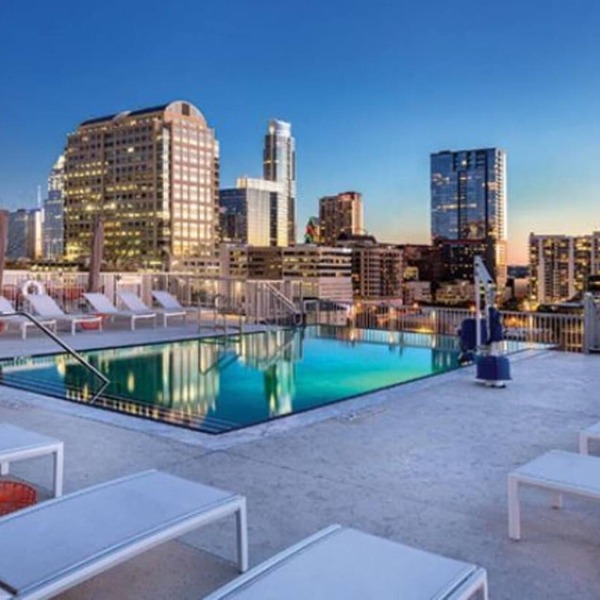 Studio/Austin - Rooftop Pool, BBQ!