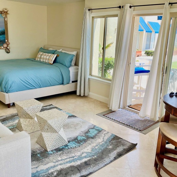 Studio Beach Condo - 3 feet from the sand!