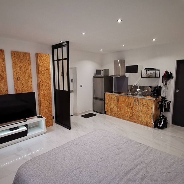 Studio between Paris and Versailles