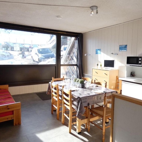 Studio cabine 6 pers. avec balcon exposition Sud, salon avec LCD et DVD, cuisine équipée, casier à ski - FR-1-457-196
