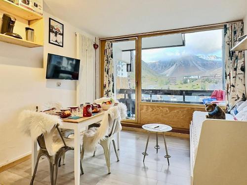 Studio cabine avec balcon Sud à 5 min des pistes, wifi inclus - FR-1-411-905