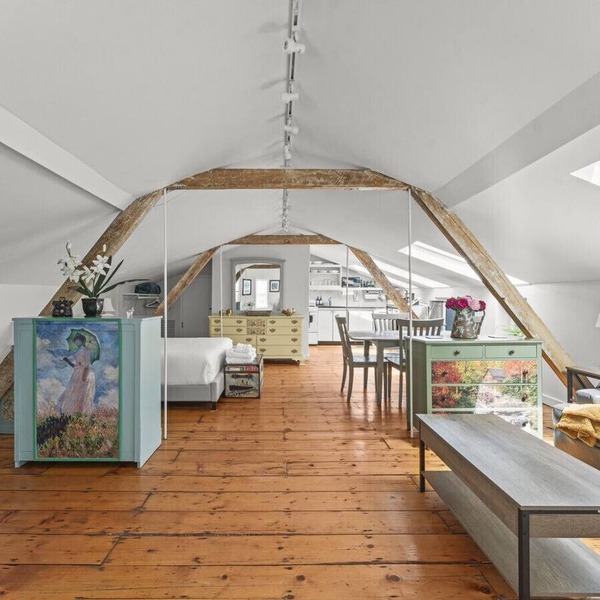 Studio Flat Above Historic Cider Mill