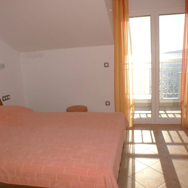 Studio flat near beach Zaostrog, Makarska (AS-2816-b)