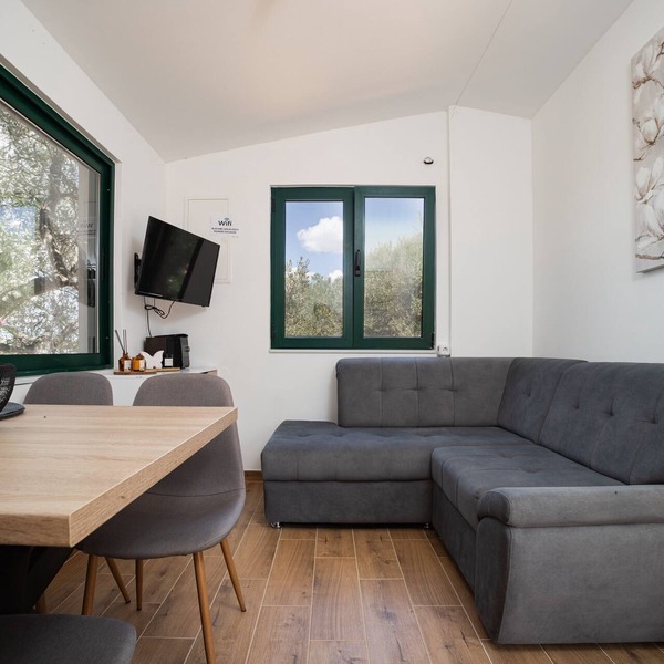 Studio flat with a swimming pool by the beach Cove Modrave, Šibenik (AS-20191-a)