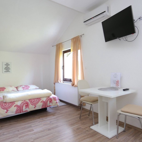 Studio flat with terrace Donje Taborište (Plitvice) (AS-17486-a)