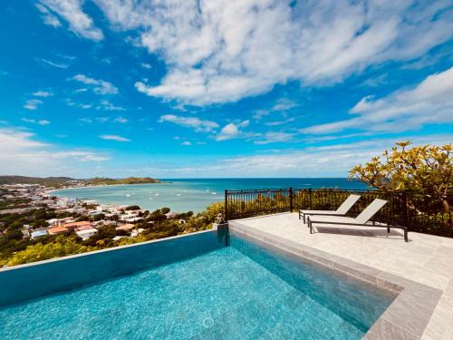 Studio Panoramic vue mer époustouflante et piscine à débordement