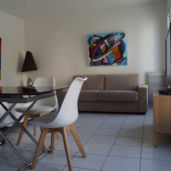 Studio Refait à Neuf au Centre de Cannes