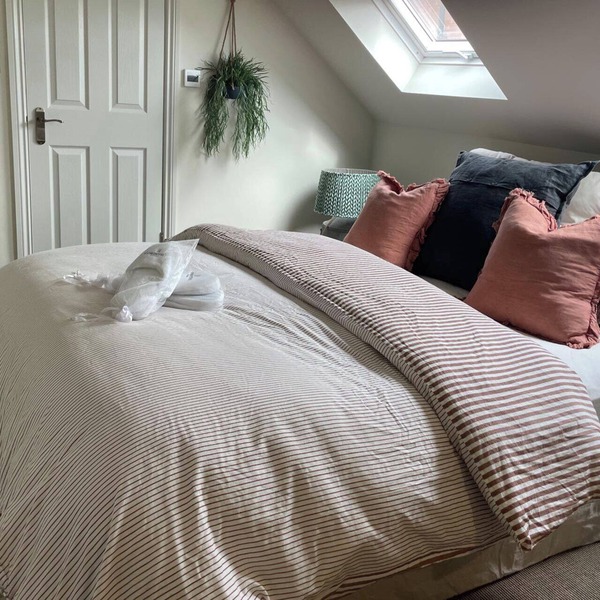 Studio Sleeps 2 with Parking and Garden