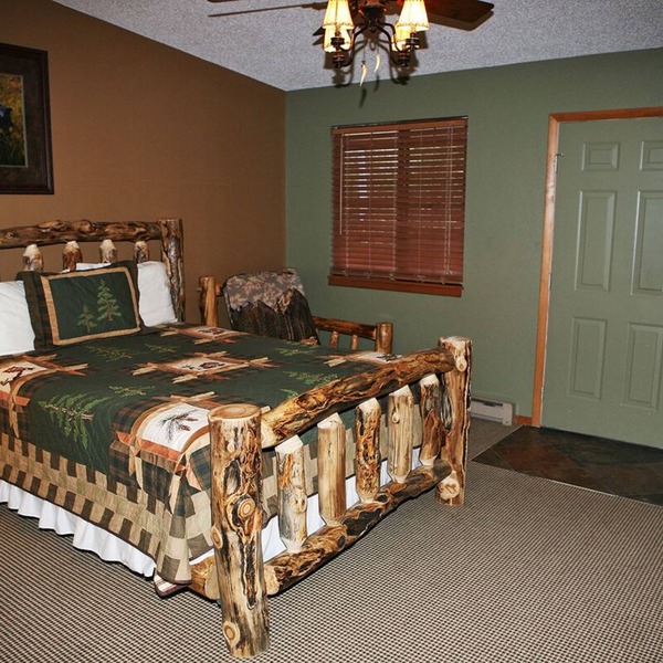 Studio with Full Kitchen, Queen bed, Patio with Personal Grill