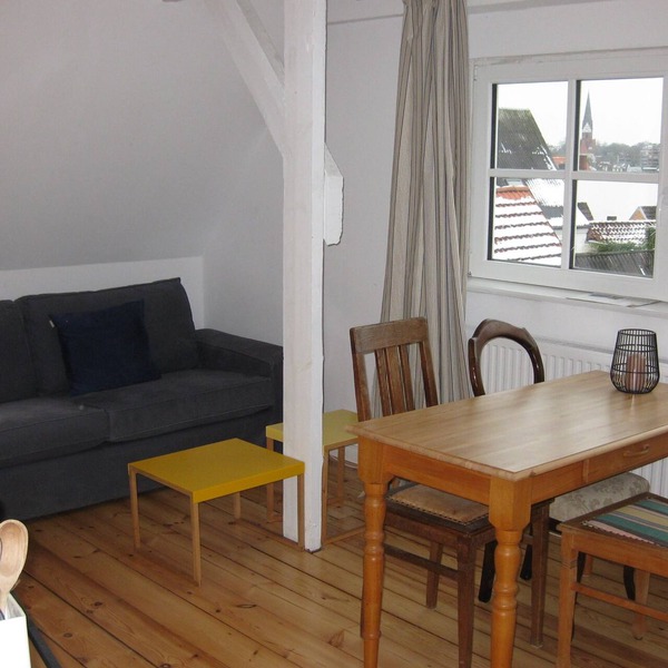 Studio with panoramic view, centrally located in d. Old town, quiet location with WLAN