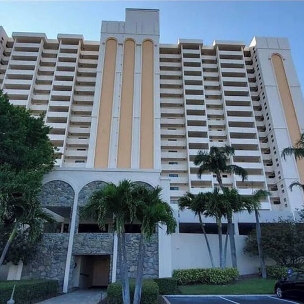 Stunning 16th floor condominium. Full beach view for Gulf of America sunsets