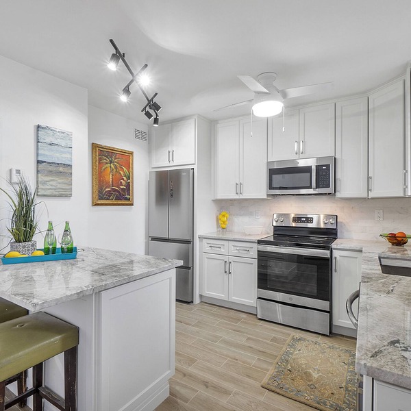 Stunning 2 Bedroom/2 Bath!