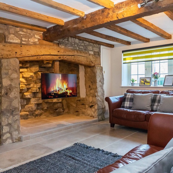 Stunning 4 Bed Sleeps 8 Cottage Parking