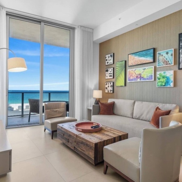 Stunning Beach Front Condo - Ocean View - Heated Pool/Spa - Beach Access