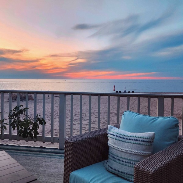 Stunning Beachfront Cottage w/Fire Pit - 1 minute from Sea Breeze Amusement Park